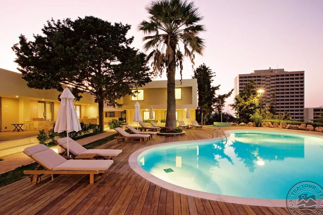 ph_Deluxe_Bungalow_Suites_exterior_view_2_-_Rodos_Palace_Hotel_9087.jpg
