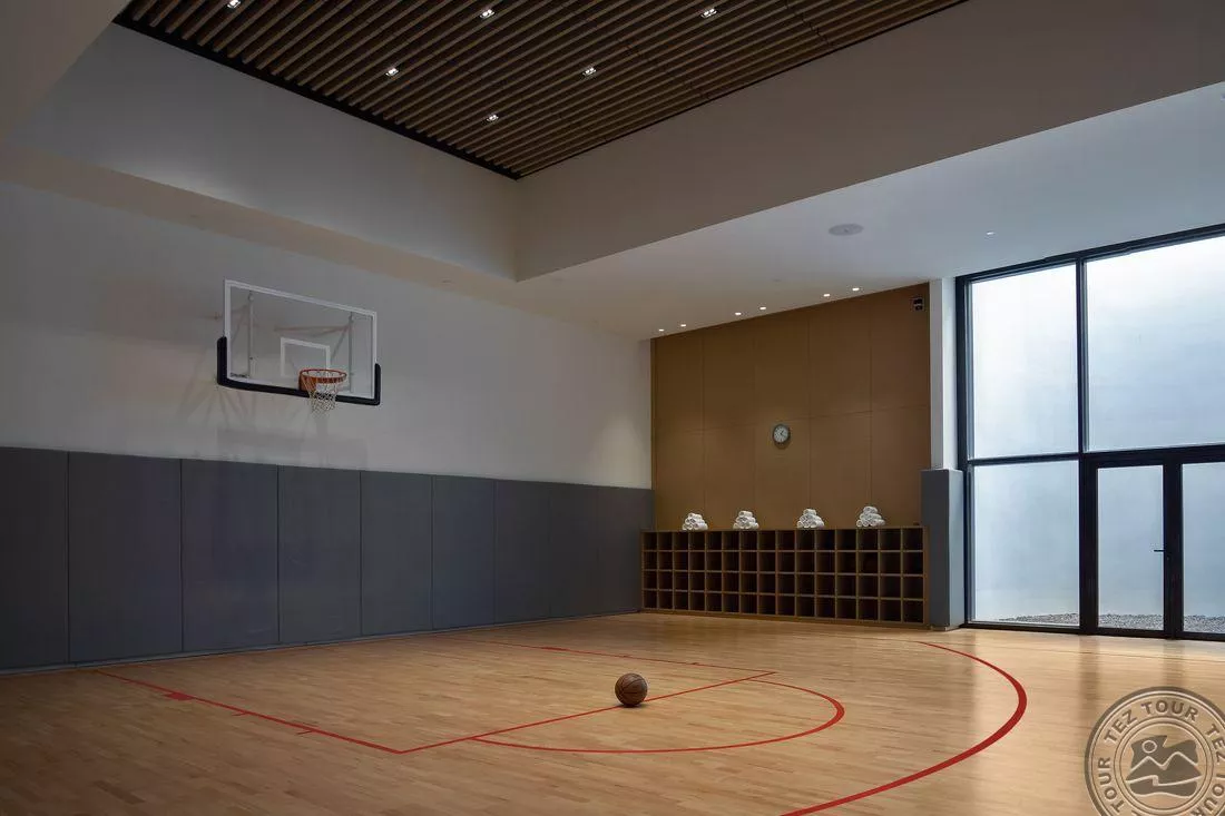 Basketball_Court_2922.jpg