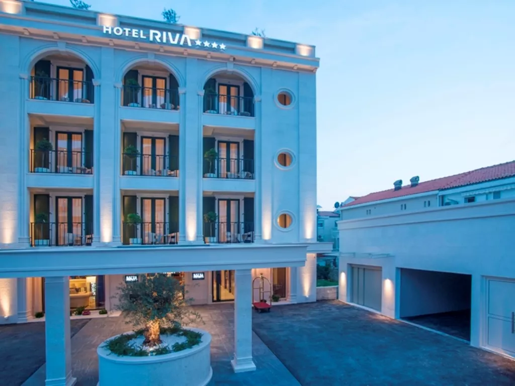 Viešbutis „Hotel Riva“ (Petrovac, Juodkalnija)