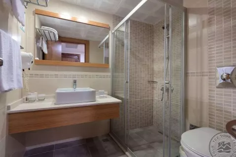 Club_Standart_Room_Bath_7643.jpeg
