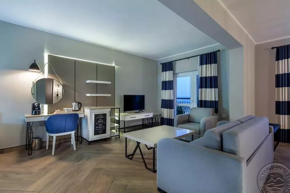 Deluxe_Room_2_5925.jpg