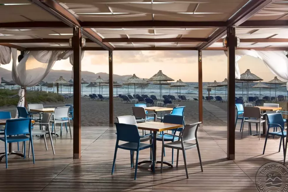 low_348_Beach_Bar__1__8154.jpg