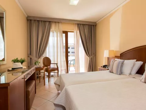Viešbutis „THEARTEMIS PALACE“ (Retimnas, Kreta, Graikija)
