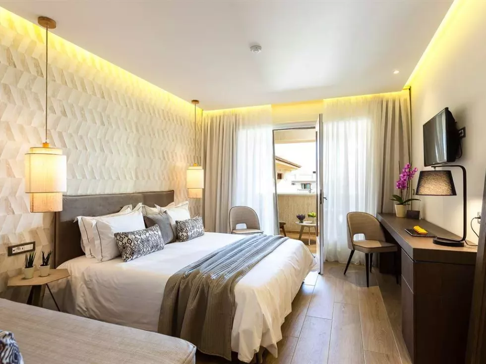 Viešbutis „THEARTEMIS PALACE“ (Retimnas, Kreta, Graikija)