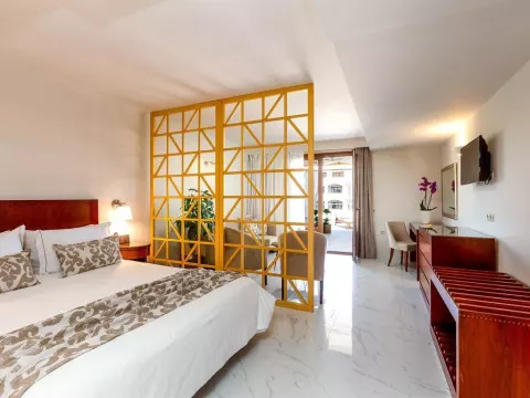 Viešbutis „THEARTEMIS PALACE“ (Retimnas, Kreta, Graikija)