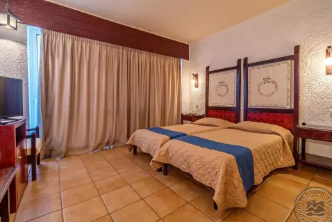 Viešbutis „LEFKONIKO BEACH“ (Retimnas, Kreta, Graikija)