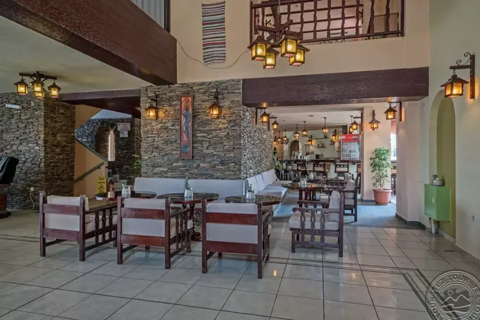 low_LEFKONIKO_LOBBY_9962.jpg