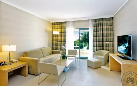 ph_Deluxe_Bungalow_suite_living_room_-_Rodos_Palace_Hotel_9926.jpg