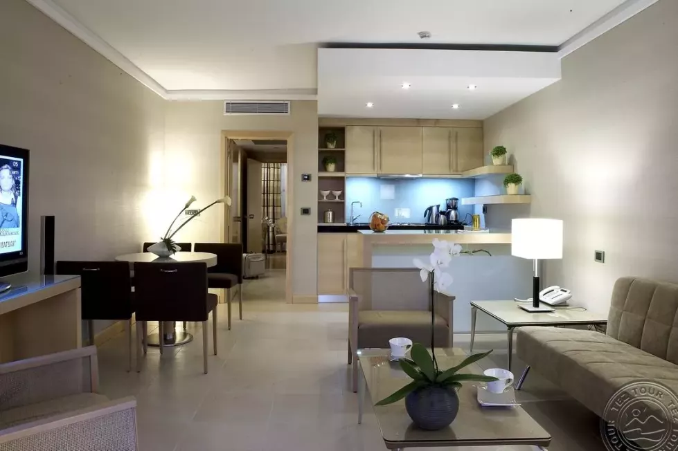 ph_Garden_Suite_VIP_living_room_with_kitchenette_-_Rodos_Palace_Hotel_1359.jpg