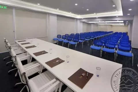 Conference_Room_6327_2AAC8951661FF07A20F4271F9F598324_7938.jpg