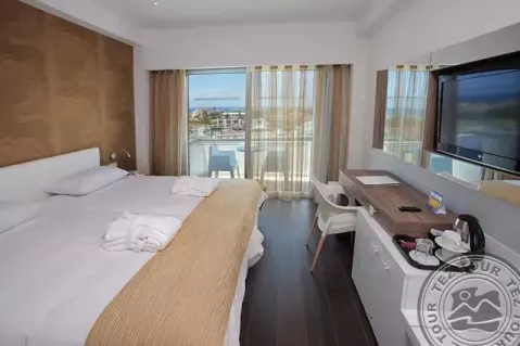 Deluxe_Room__4__9769_C5E4BD923489397D4AC2C8C16A94046B_5312.jpg