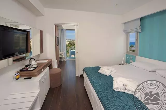 Family_junior_suite_bed_room_3006_921045F7E66EC8A4B9FC36114C4FE61B_1122.jpg