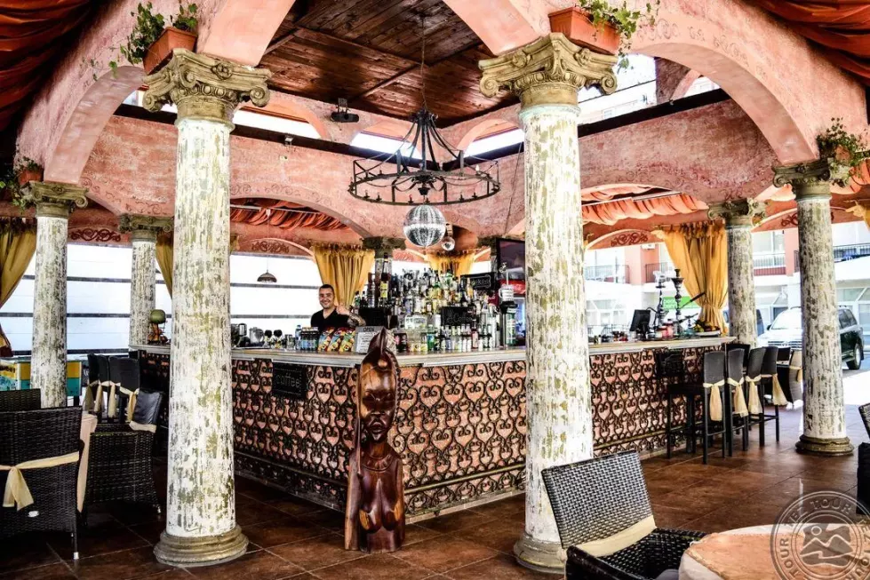 Viešbutis „KAROLINA“ (Saulėtasis krantas, Burgasas, Bulgarija)