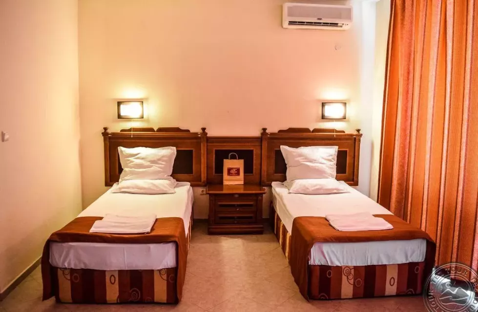 Viešbutis „KAROLINA“ (Saulėtasis krantas, Burgasas, Bulgarija)