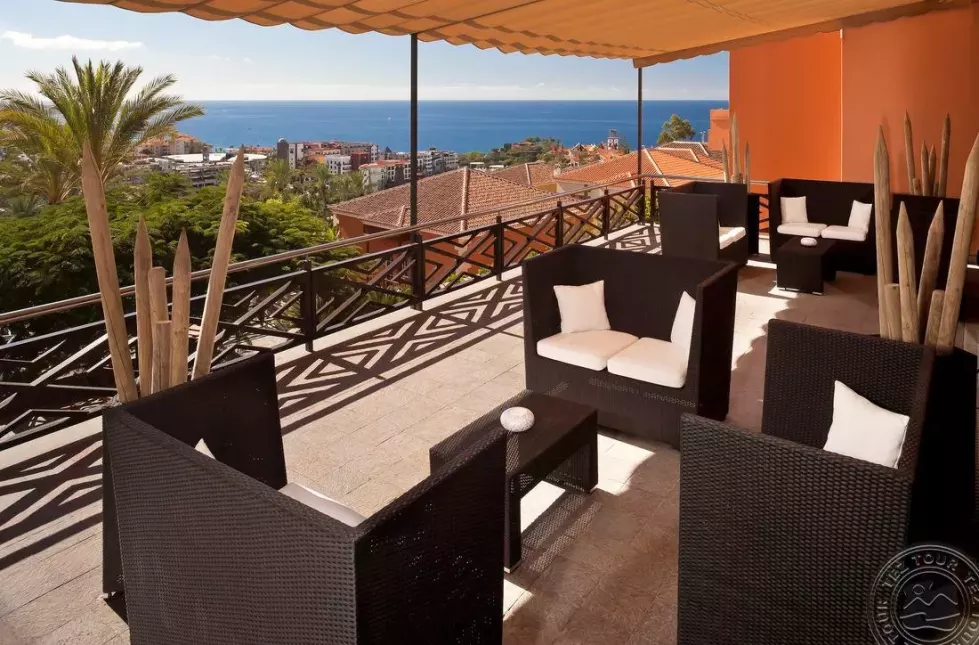 005MeliaJardinesDelTeide-LobbyTerrace_9465.jpg
