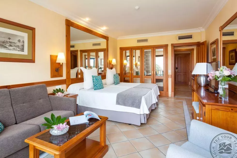 COSTA-ADEJE-Gran-Hotel-Accesible-Room-2_8410.jpg