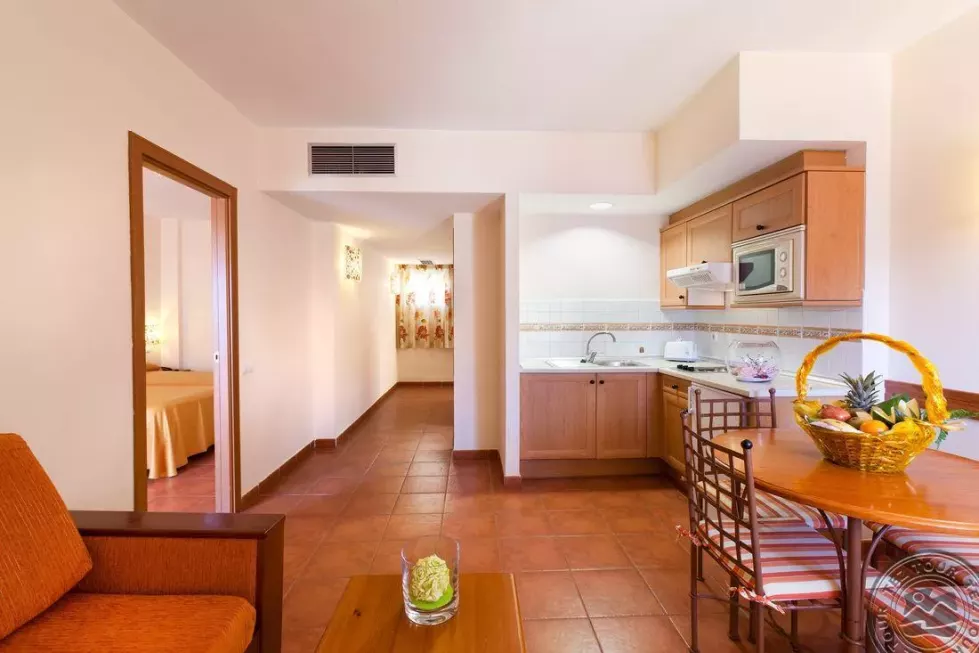 Viešbutis „GF ISABEL“ (Kosta adechė, Tenerifė, Ispanija)