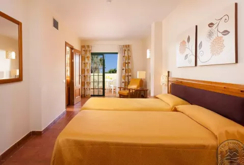 Viešbutis „GF ISABEL“ (Kosta adechė, Tenerifė, Ispanija)