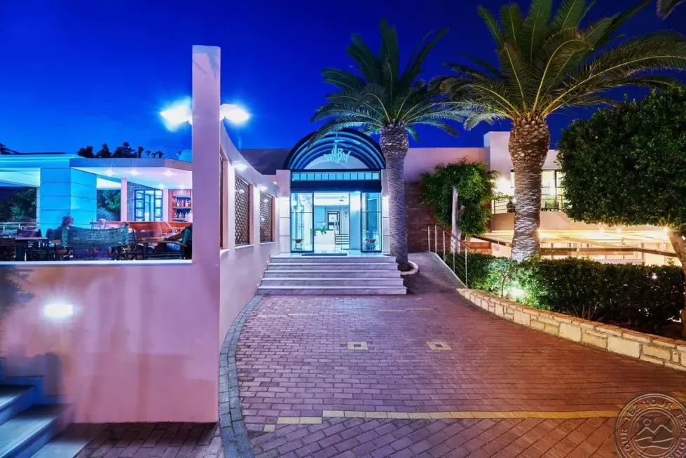 Viešbutis „EVA BAY HOTEL“ (Retimnas, Kreta, Graikija)