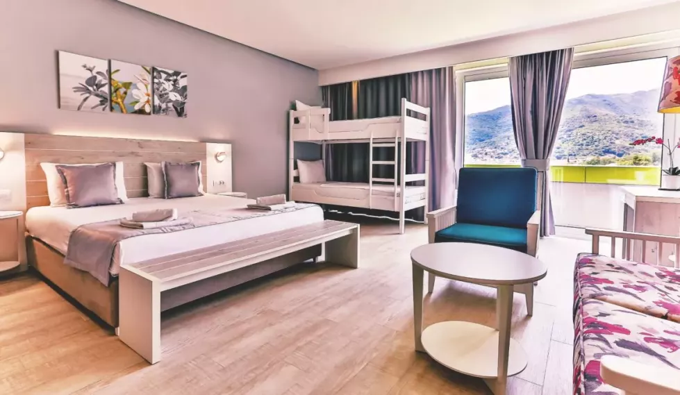 Viešbutis „CARINE HOTEL PARK“ (Bijela, Tivatas, Juodkalnija)