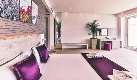 Viešbutis „CARINE HOTEL PARK“ (Bijela, Tivatas, Juodkalnija)
