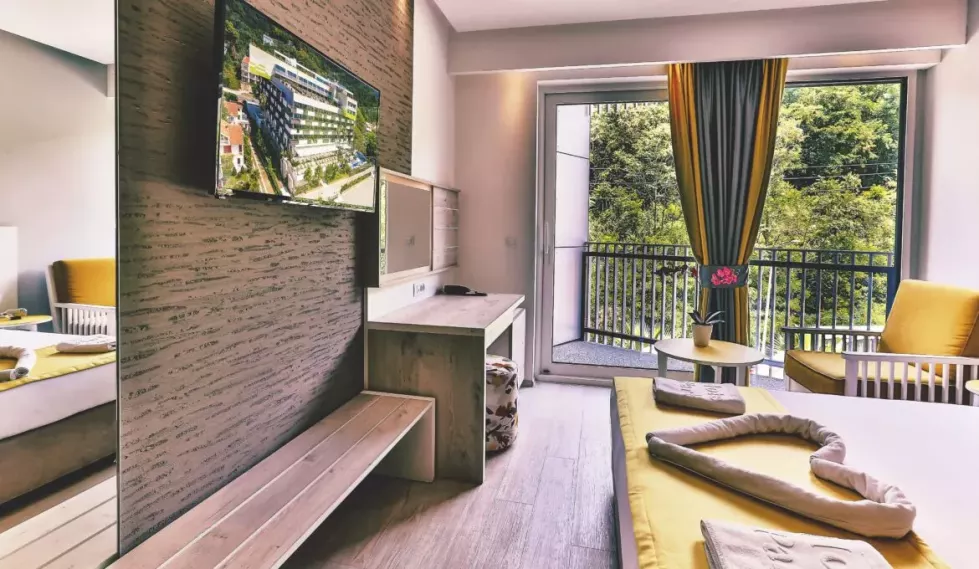 Viešbutis „CARINE HOTEL PARK“ (Bijela, Tivatas, Juodkalnija)