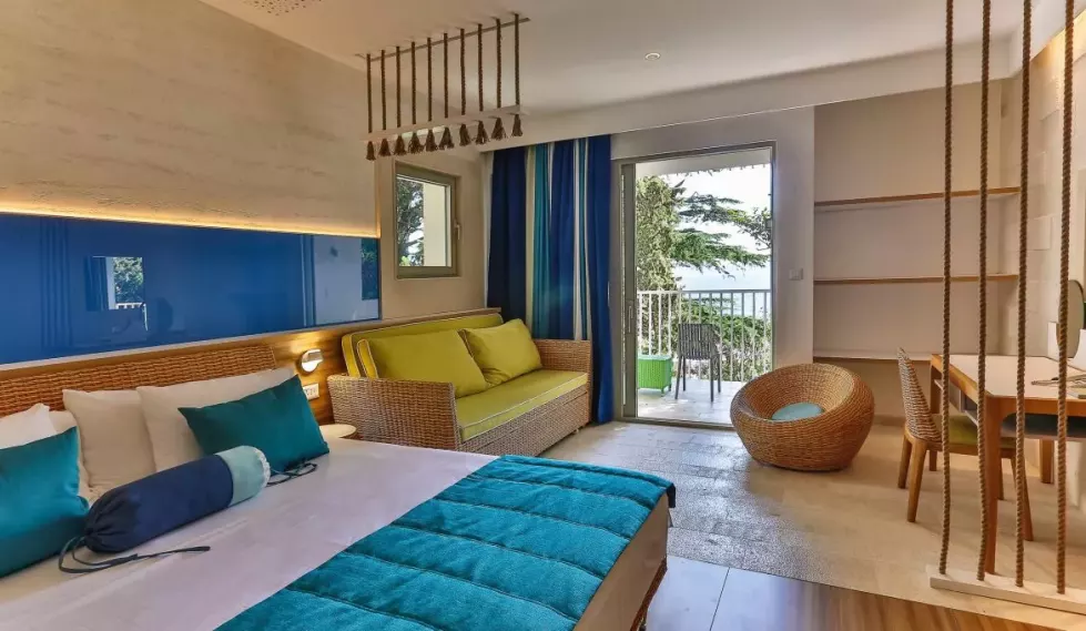 Viešbutis „CARINE HOTEL PARK“ (Bijela, Tivatas, Juodkalnija)