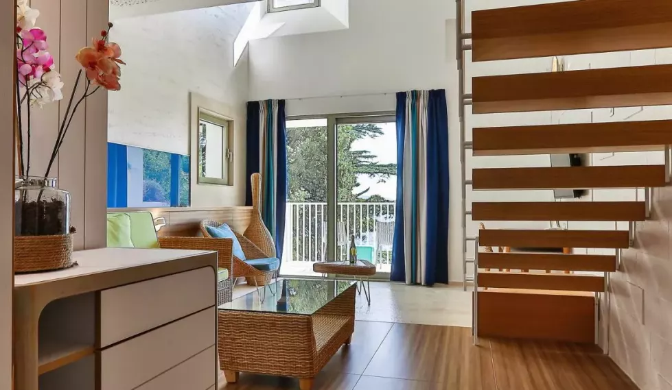 Viešbutis „CARINE HOTEL PARK“ (Bijela, Tivatas, Juodkalnija)