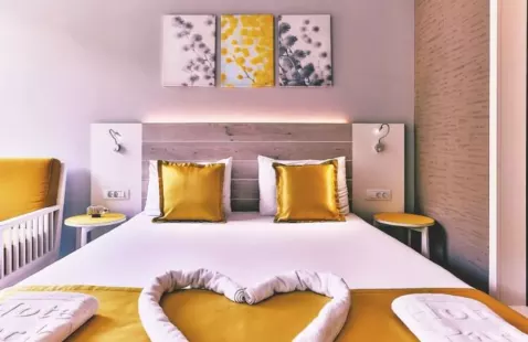 Viešbutis „CARINE HOTEL PARK“ (Bijela, Tivatas, Juodkalnija)