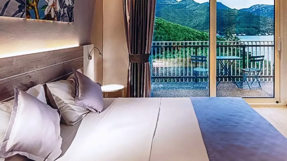 Viešbutis „CARINE HOTEL PARK“ (Bijela, Tivatas, Juodkalnija)