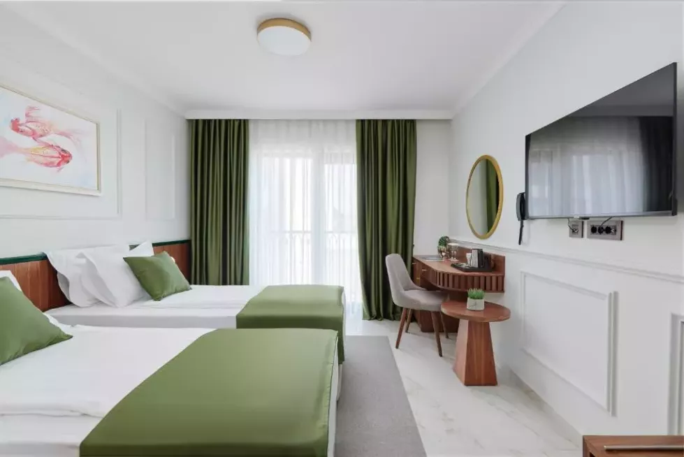 Viešbutis „HOTEL DIPLOMAT BY AYCON“ (Budva, Tivatas, Juodkalnija)