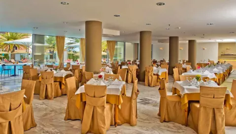 Minos (Heraklionas (Kreta), Graikija)