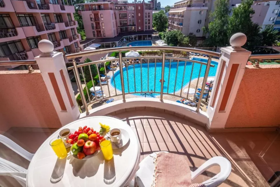Viešbutis „IZOLA PARADISE“ (Saulėtasis krantas, Burgasas, Bulgarija)