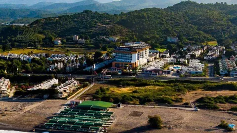 Viešbutis „THRONE BEACH RESORT & SPA“ (Sidė, Turkija)