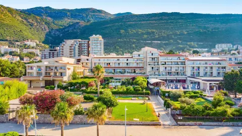 Viešbutis „PALAS“ (Petrovacas, Tivatas, Juodkalnija)