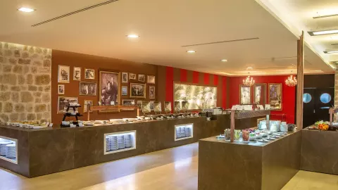 Viešbutis „PALAS“ (Petrovacas, Tivatas, Juodkalnija)