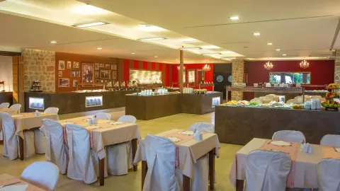 Viešbutis „PALAS“ (Petrovacas, Tivatas, Juodkalnija)