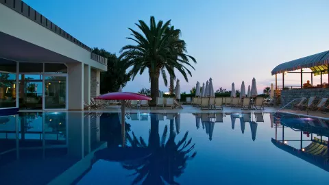 Viešbutis „PALAS“ (Petrovacas, Tivatas, Juodkalnija)