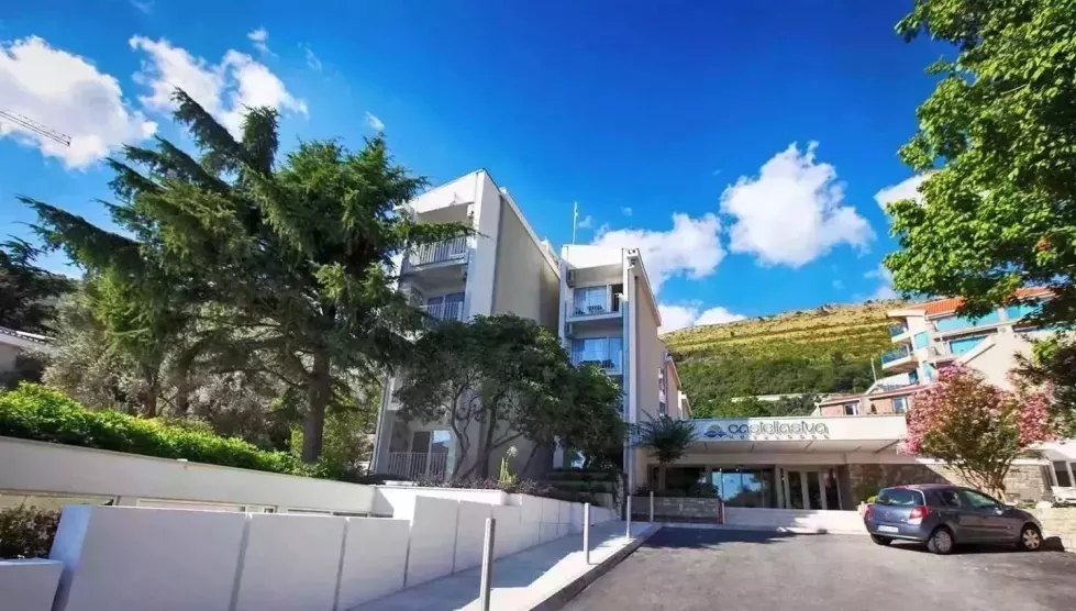 Castellastva (Tivatas, Juodkalnija - Kroatija)