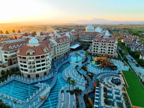 Viešbutis „KIRMAN HOTELS BELAZUR RESORT & SPA“ (Belekas, Turkija)
