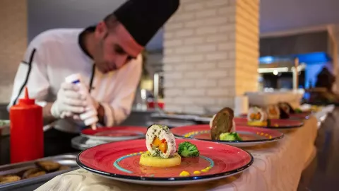 Viešbutis „NOXINN DELUXE HOTEL“ (Alanija, Turkija)