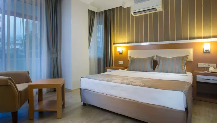 Lonicera City Kleopatra (Antalija, Turkija)