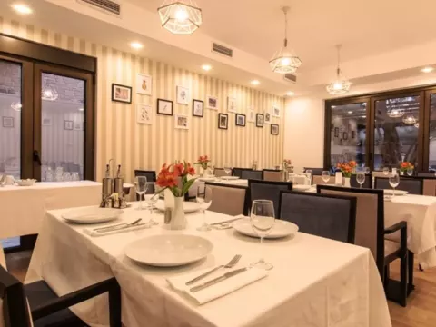 Viešbutis „HARMONY BY AYCON“ (Petrovacas, Tivatas, Juodkalnija)