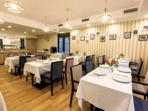 Viešbutis „HARMONY BY AYCON“ (Petrovacas, Tivatas, Juodkalnija)