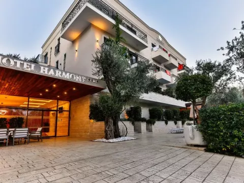 Viešbutis „HARMONY BY AYCON“ (Petrovacas, Tivatas, Juodkalnija)