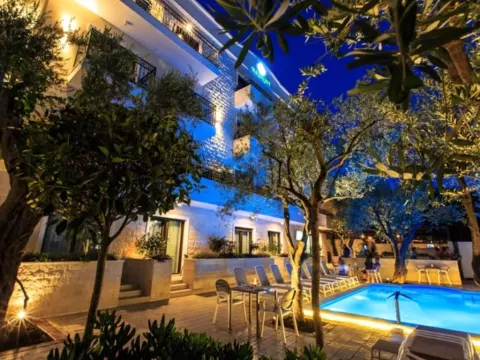 Viešbutis „HARMONY BY AYCON“ (Petrovacas, Tivatas, Juodkalnija)