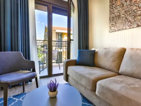 Viešbutis „HARMONY BY AYCON“ (Petrovacas, Tivatas, Juodkalnija)