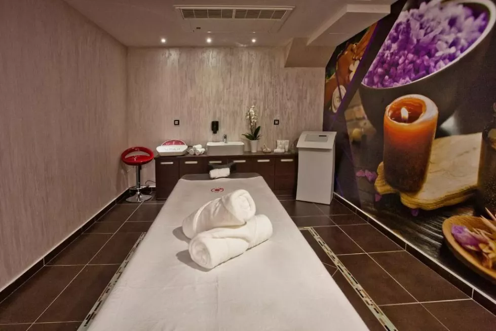 Viešbutis „ACD WELLNESS & SPA“ (Herceg novis, Tivatas, Juodkalnija)