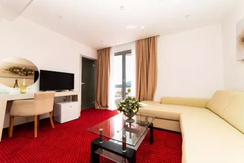 Viešbutis „LA MER BY AYCON“ (Budva, Tivatas, Juodkalnija)