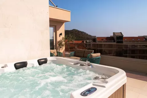 Viešbutis „GARNI CASA DI SOFIA BY AYCON“ (Bečiči, Tivatas, Juodkalnija)